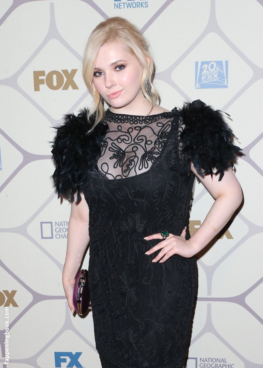 Abigail Breslin Nude Onlyfans Leaks Fappening Page Fappeningbook