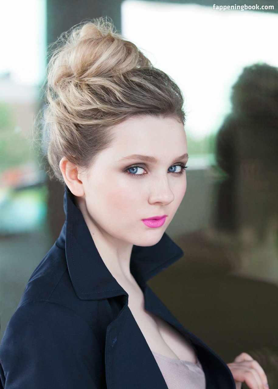 Abigail Breslin Nude The Fappening Photo Fappeningbook