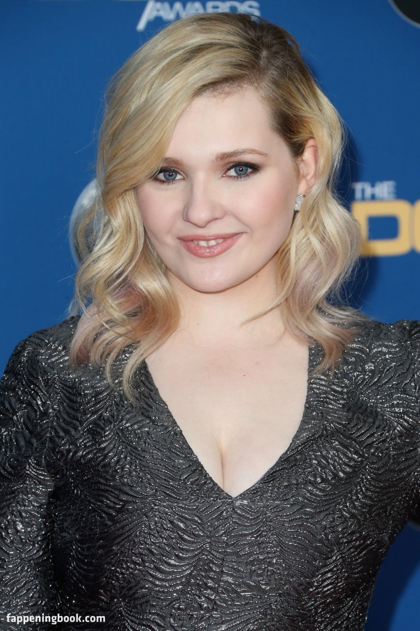 Abigail Breslin Nude OnlyFans Leaks Fappening Page 5 FappeningBook