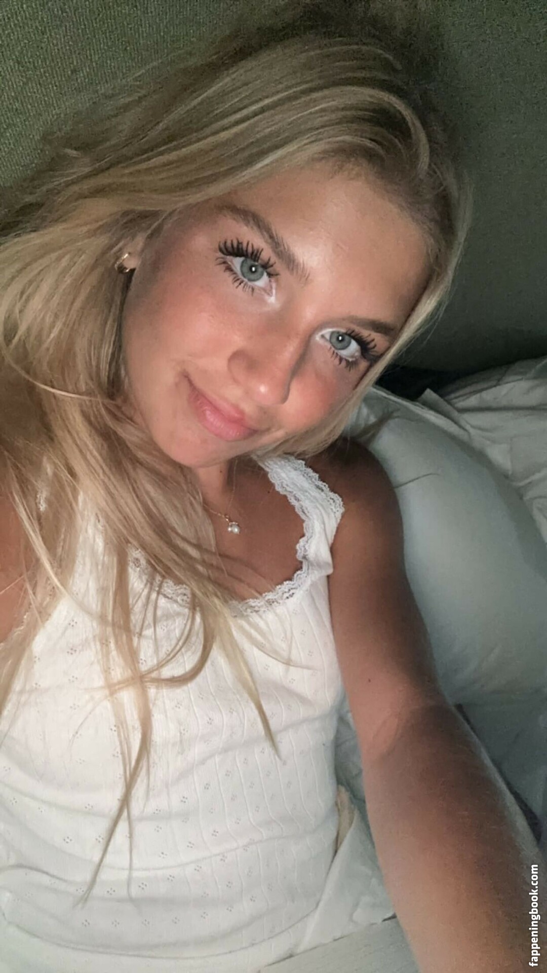 Aniela Leon Nude The Fappening Photo Fappeningbook 900 | Hot Sex Picture