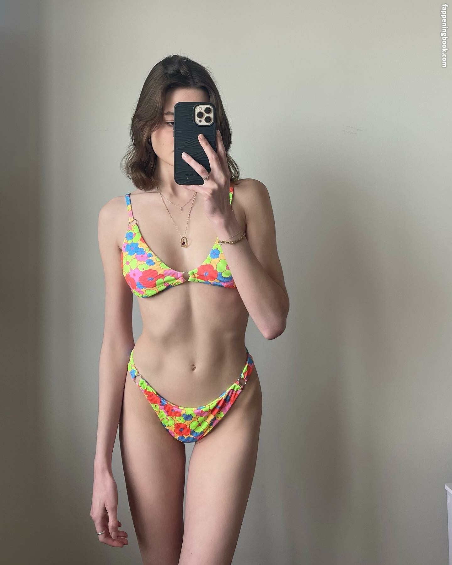 Caitlinerinoneill Heyitsapril Nude Onlyfans Leaks The Fappening