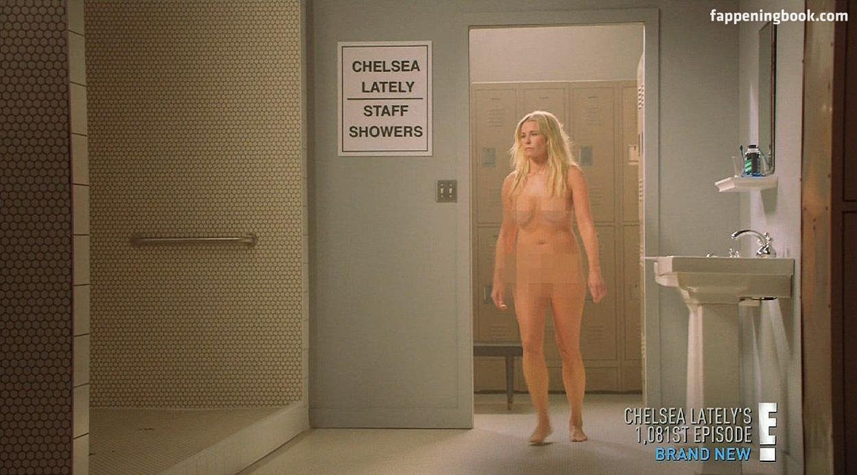 Chelsia nude in outside shower