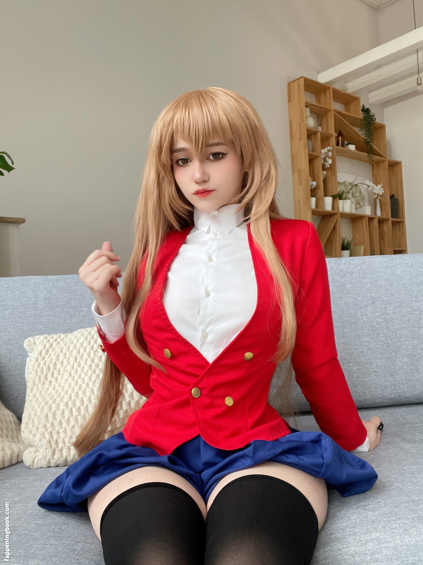 Donnaloli Donnami Cos Nude The Fappening Photo FappeningBook