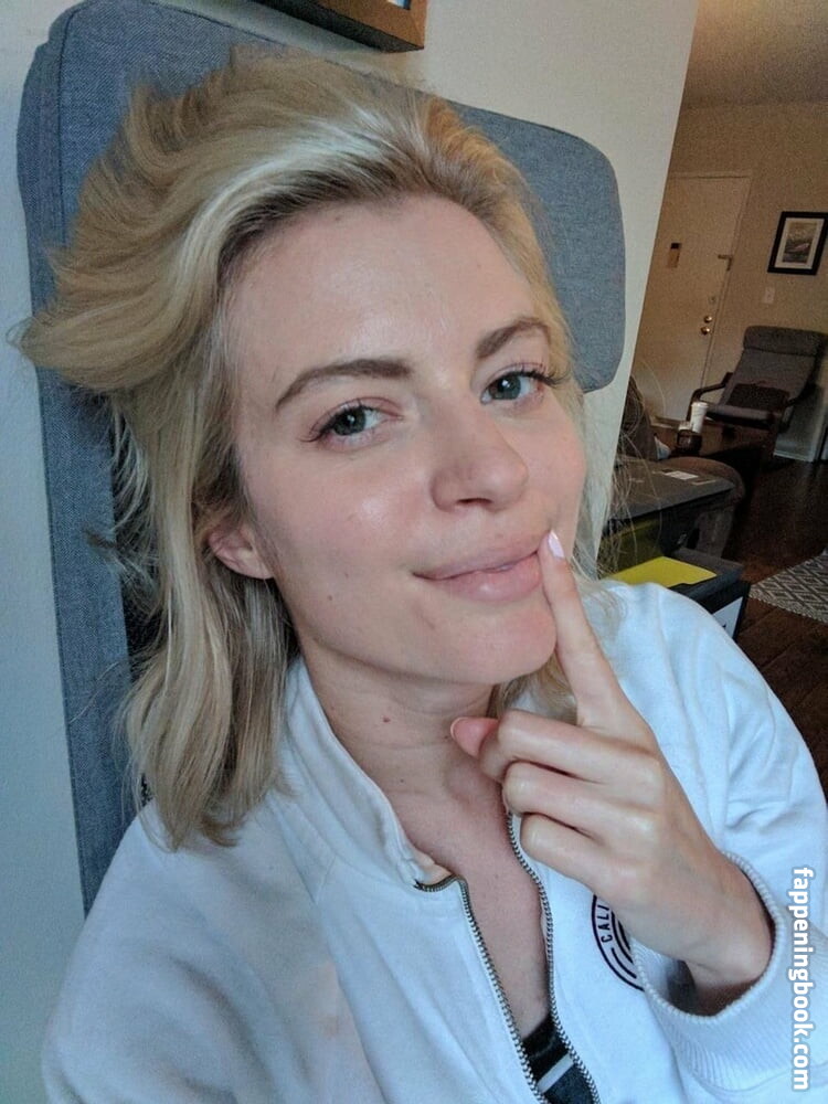 Elyse Willems Nude The Fappening Photo 4811343 FappeningBook
