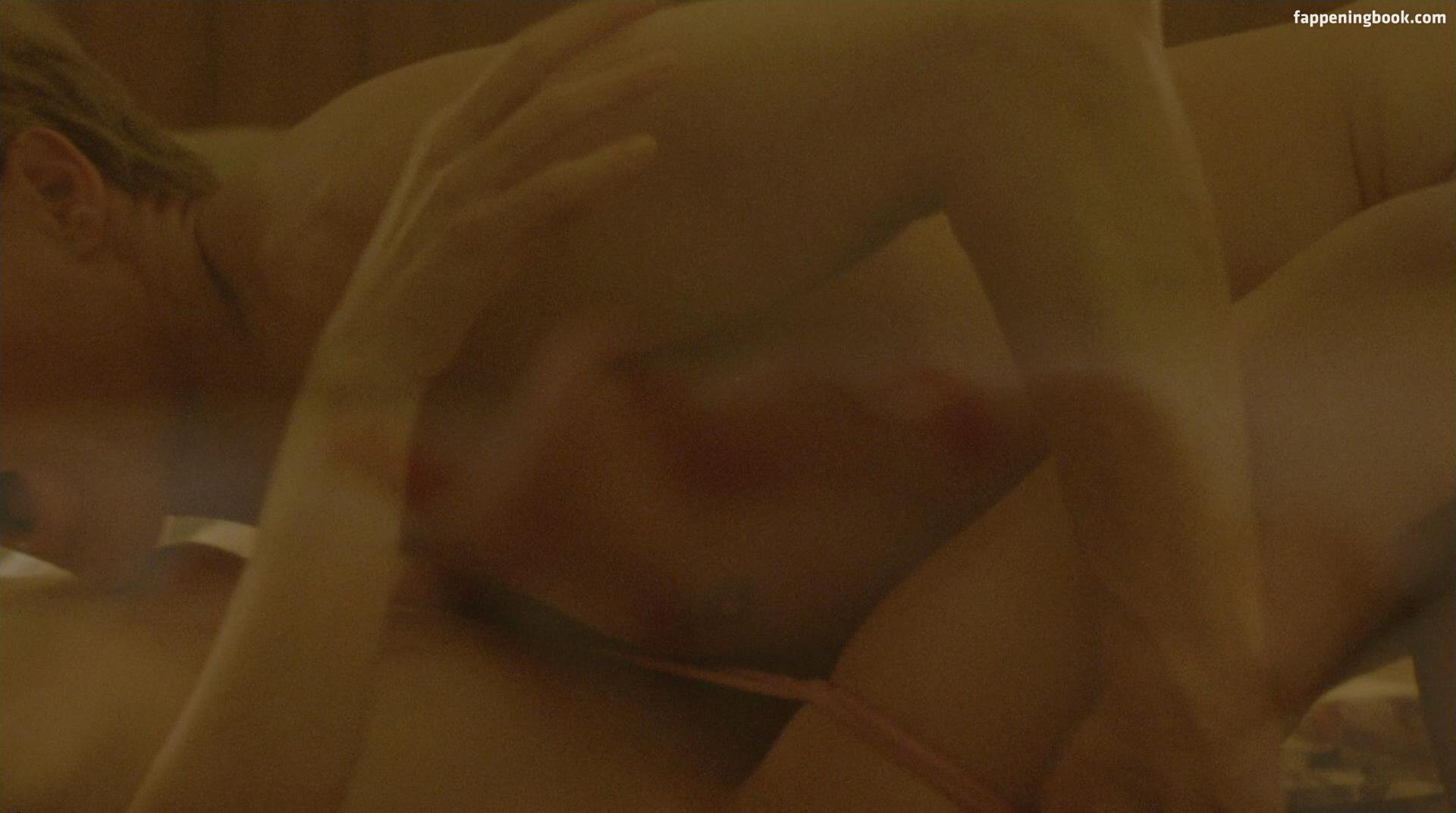 Красивая Мишель Монаган на эротических снимках. Фото с голой Мишель Монаган