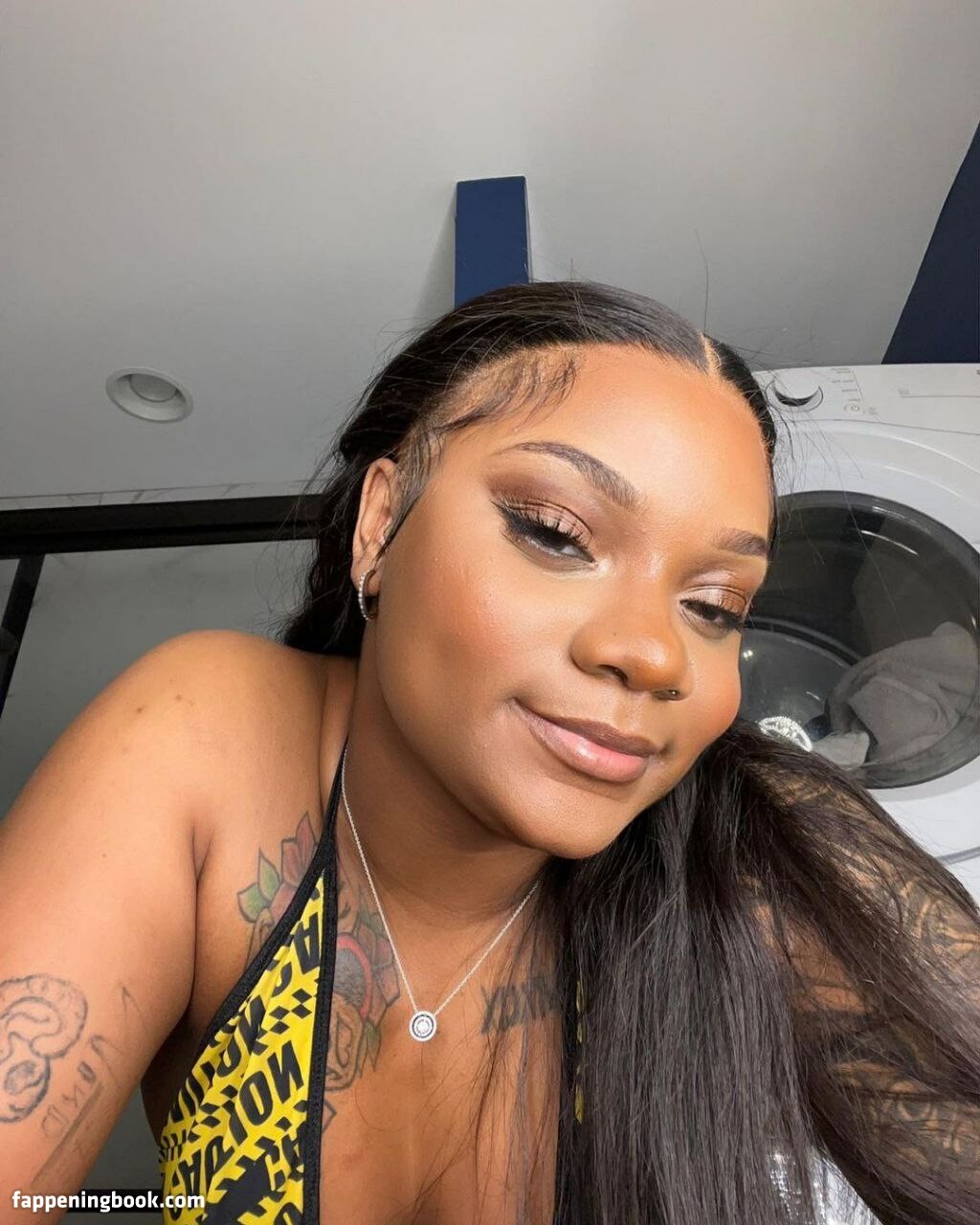 Riiah Rosae Nude OnlyFans Leaks The Girl Girl