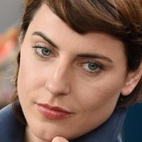 Tits antje traue Antje Traue