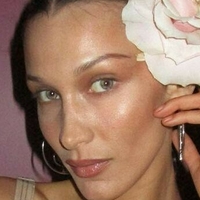 bellahadid Nude