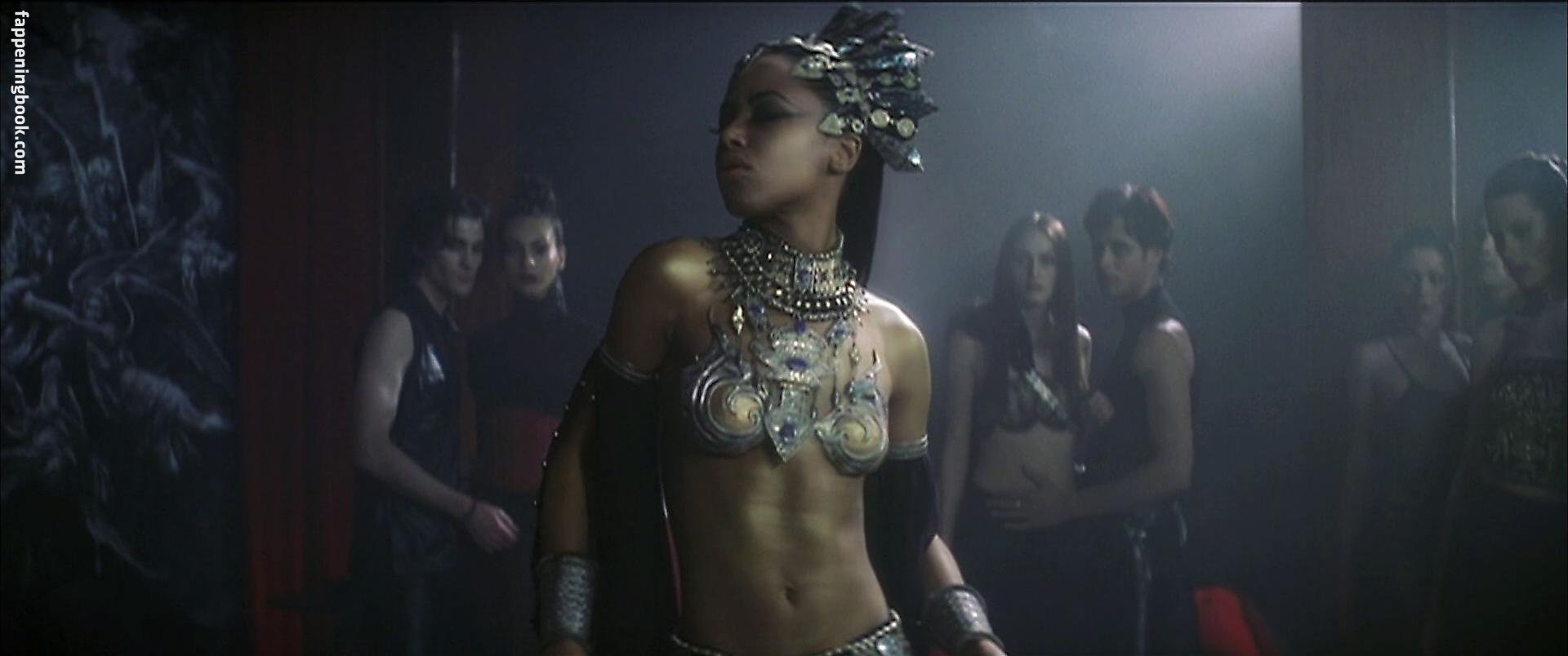 Aaliyah Nude