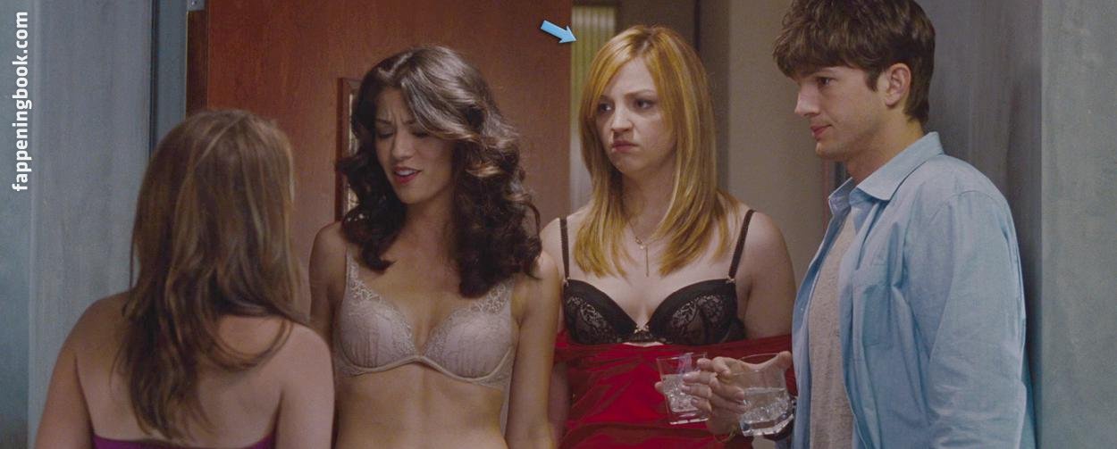 Abby Elliott Nude, The Fappening - Photo #460 - FappeningBook.