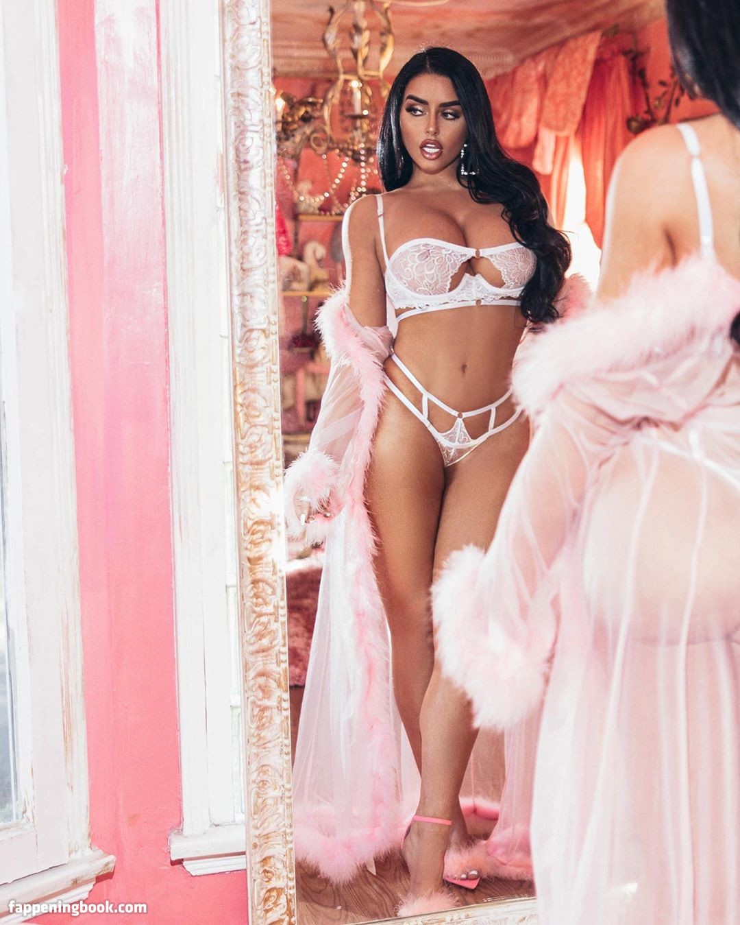 Abigail Ratchford Nude