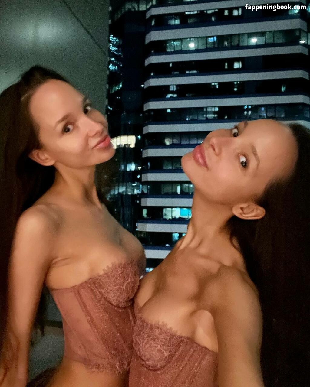 Adelalinka Twins Nude