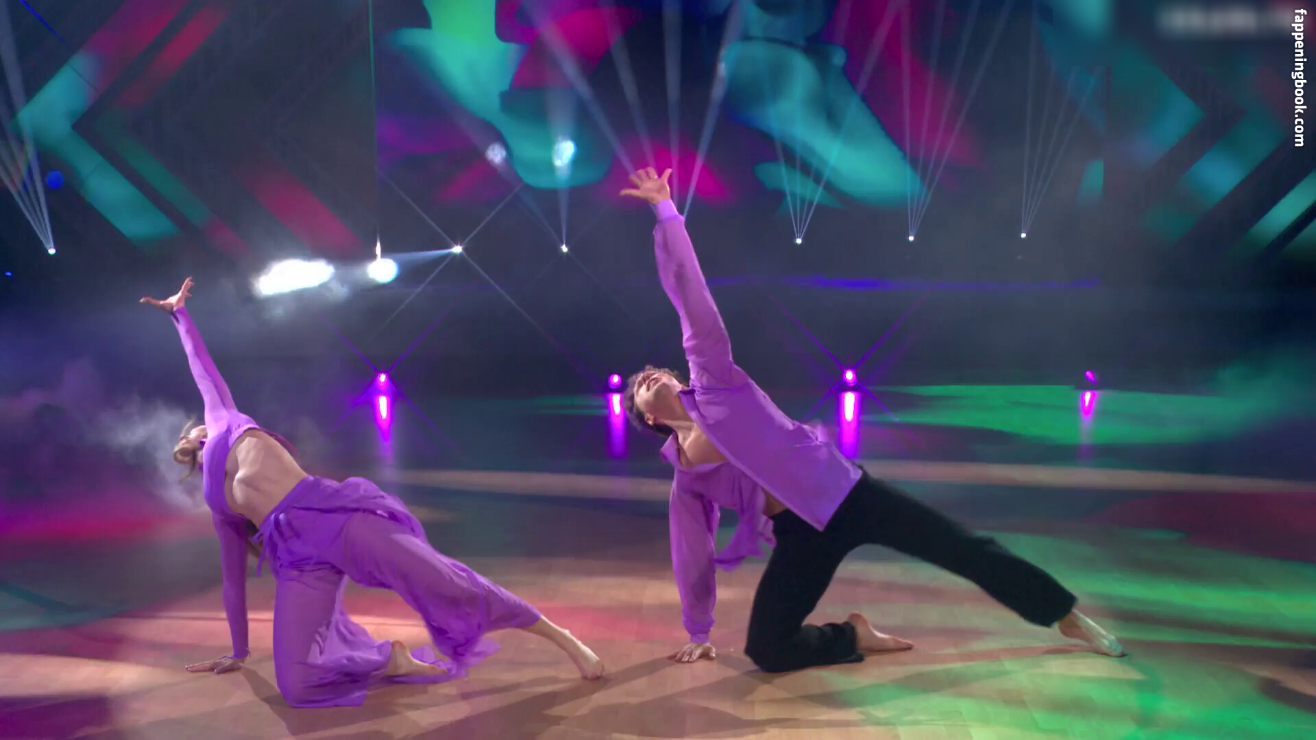 Affe auf Bike Nude, OnlyFans Leaks, Fappening - FappeningBook