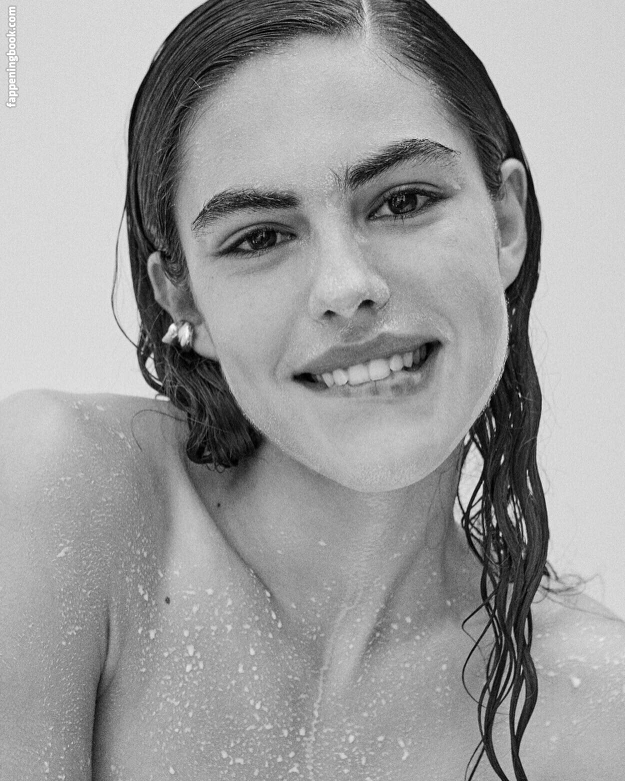 Ainhoa Larretxi Nude