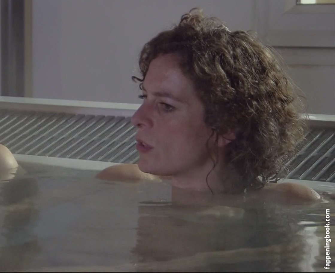 Alex Polizzi Nude