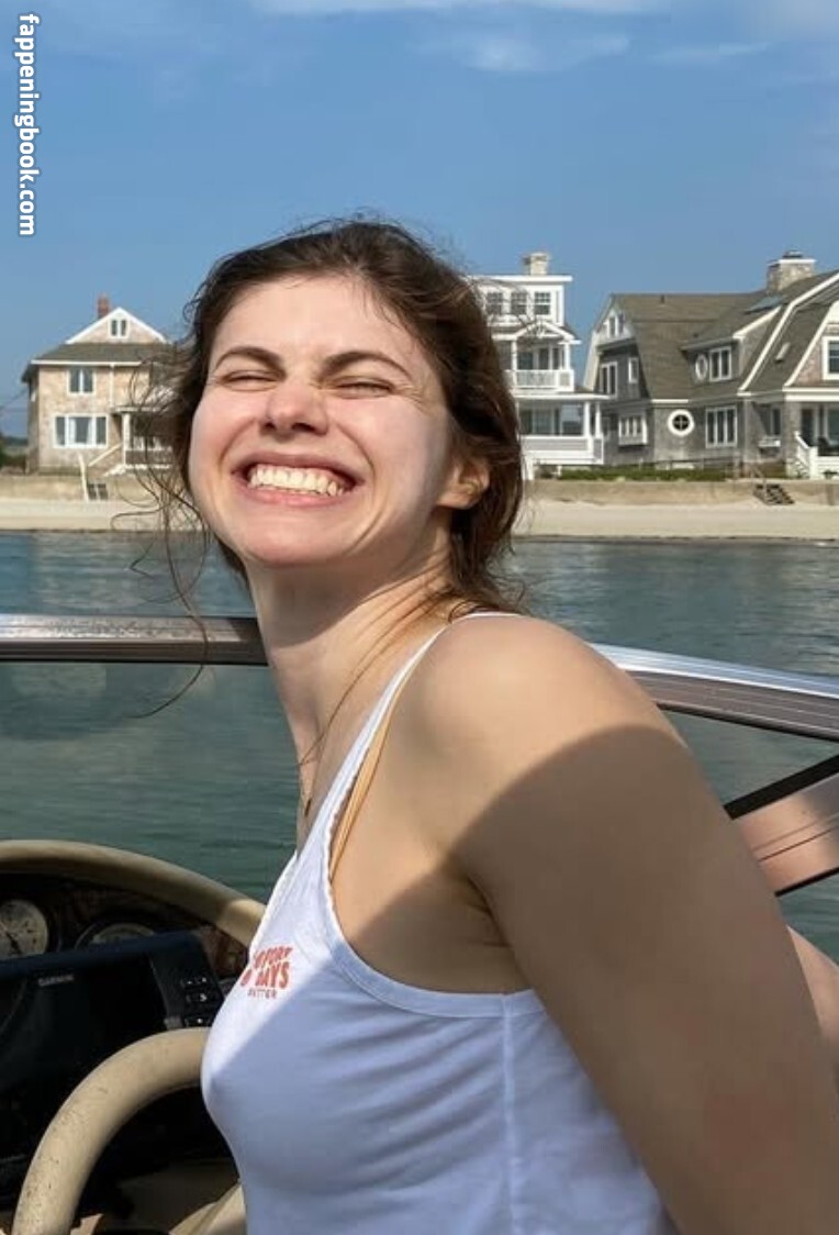 Alexandra Daddario Fapello Latest Exclusive Leaked Photos