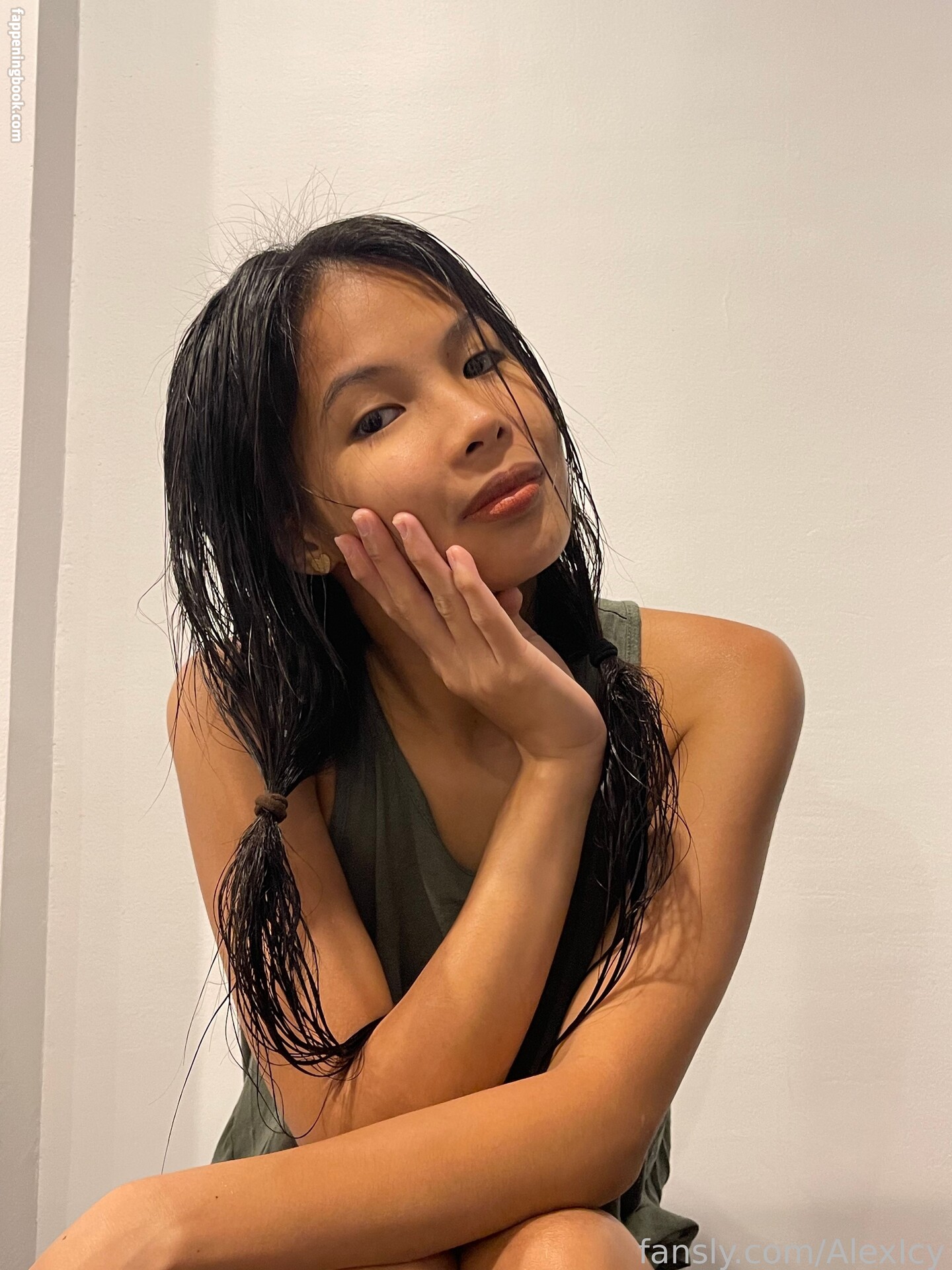 AlexIcy Nude OnlyFans Leaks