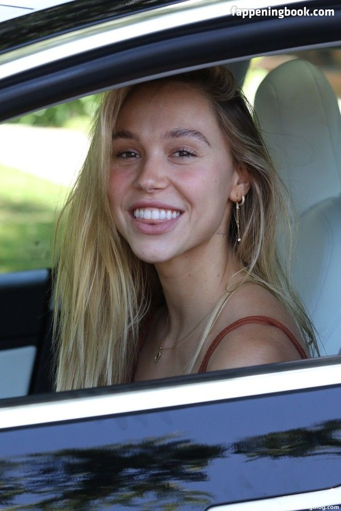 Alexis Ren Alexxissren Nude OnlyFans Leaks The Fappening Photo FappeningBook