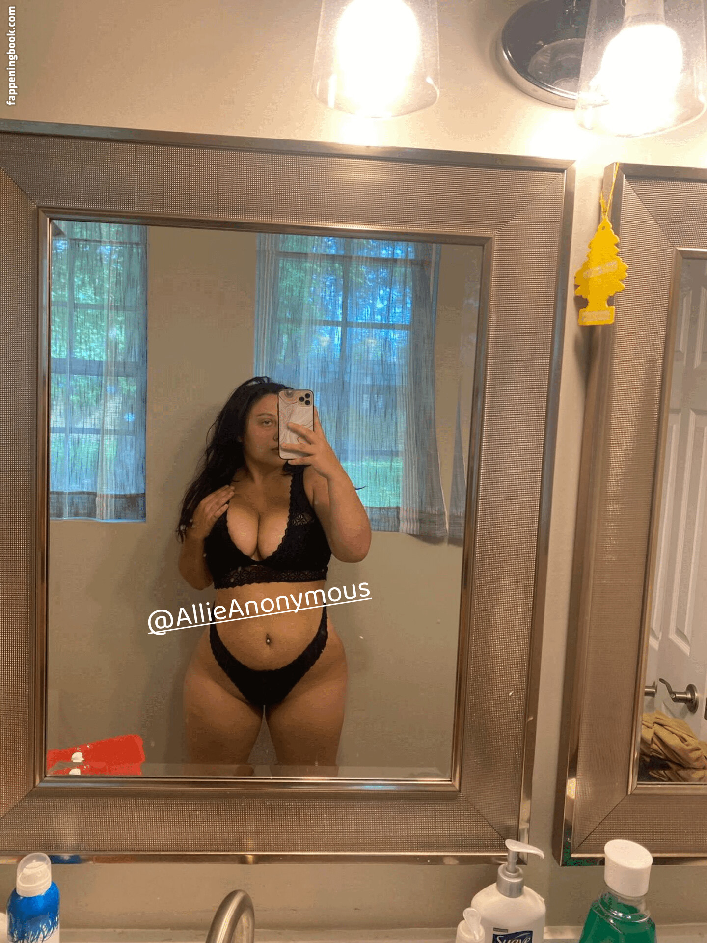 Allieanonymous Nude OnlyFans Leaks