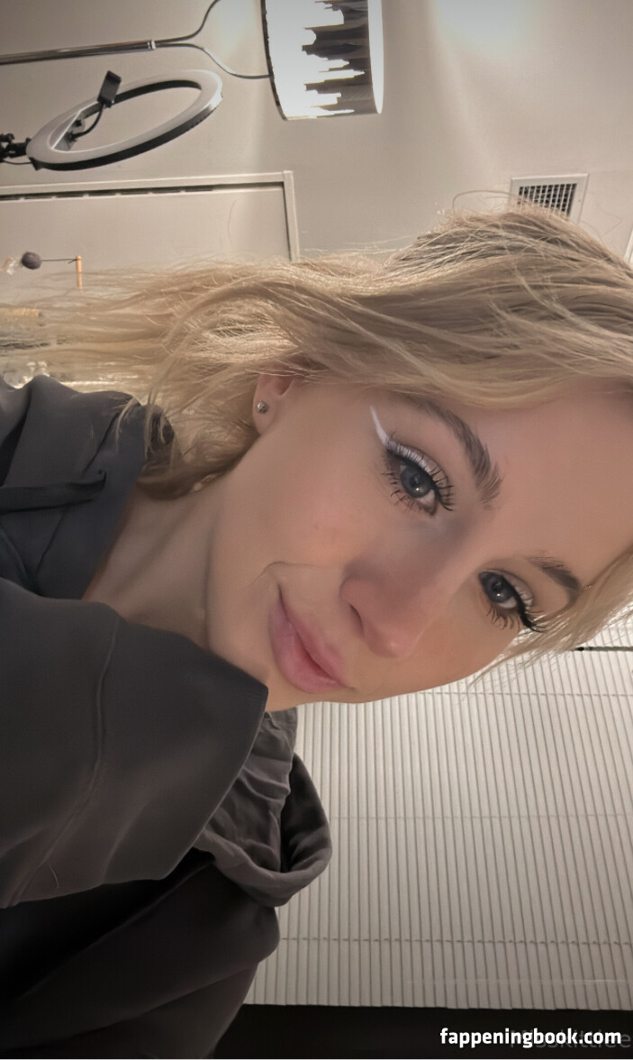 Allieesaur Nude