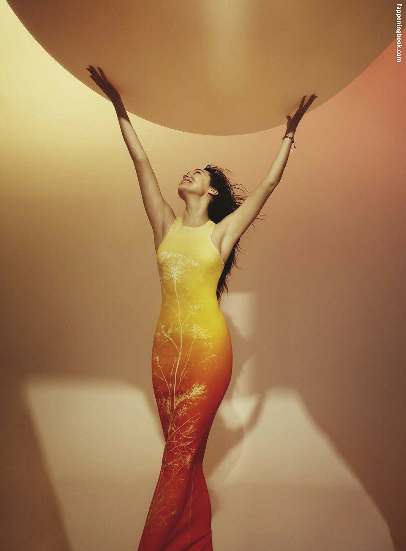 Alycia Debnam-Carey Nude