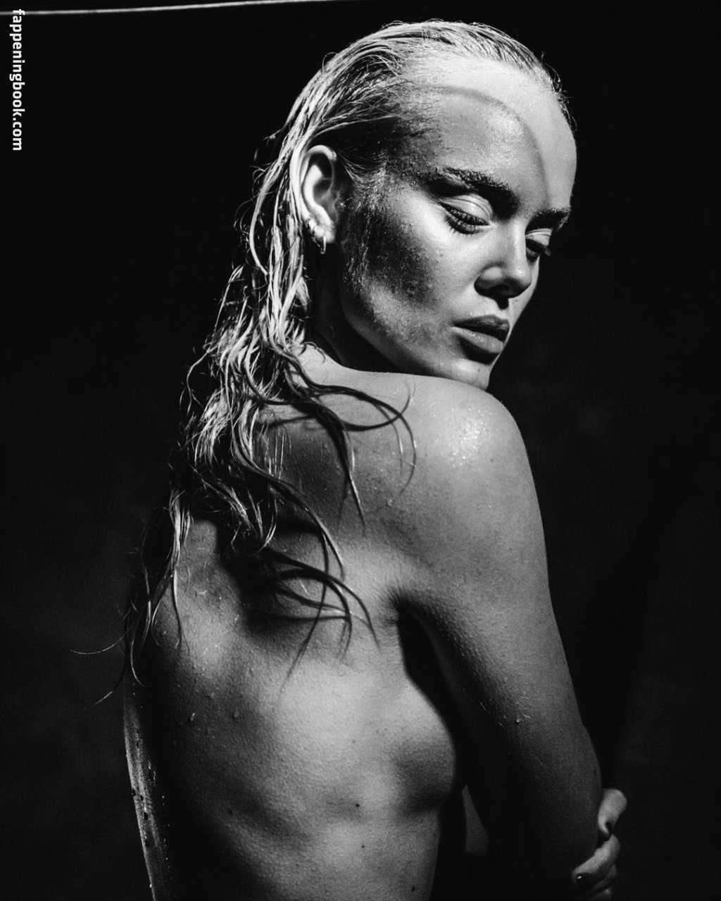 Amanda Winberg Nude