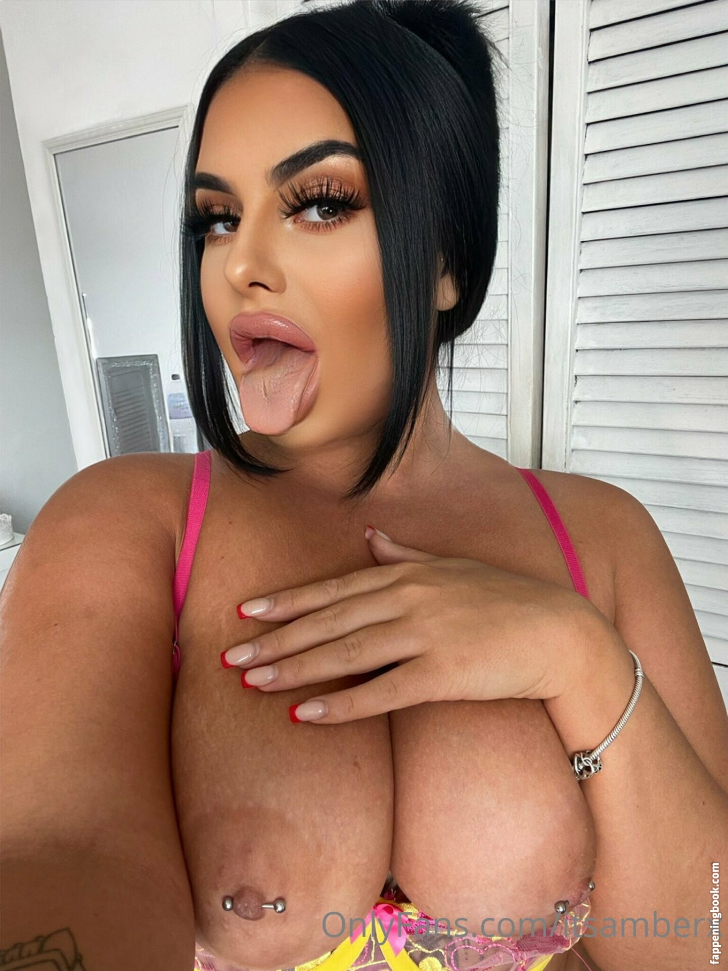 Amberhicks Nude OnlyFans Leaks