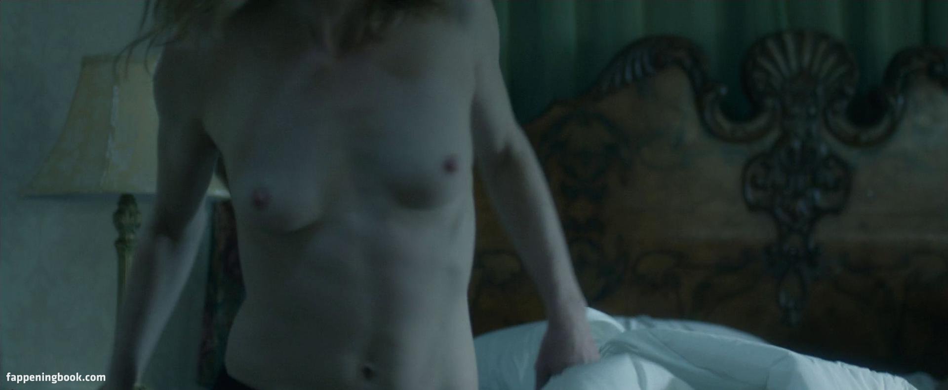 Amy Hargreaves Nude