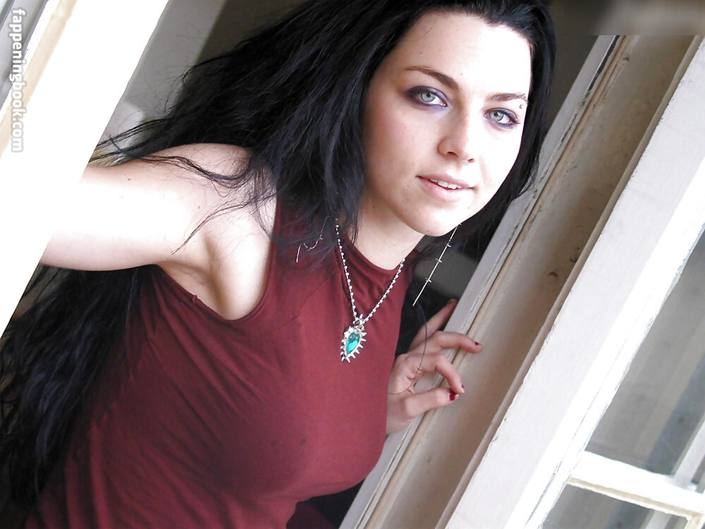 Amy Lee (Evanescence) Nude
