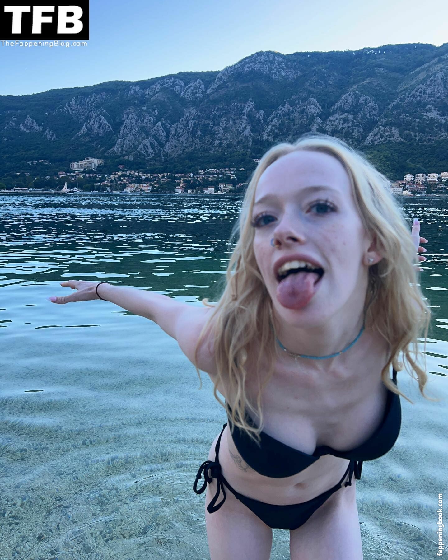 Amybeth McNulty Nude