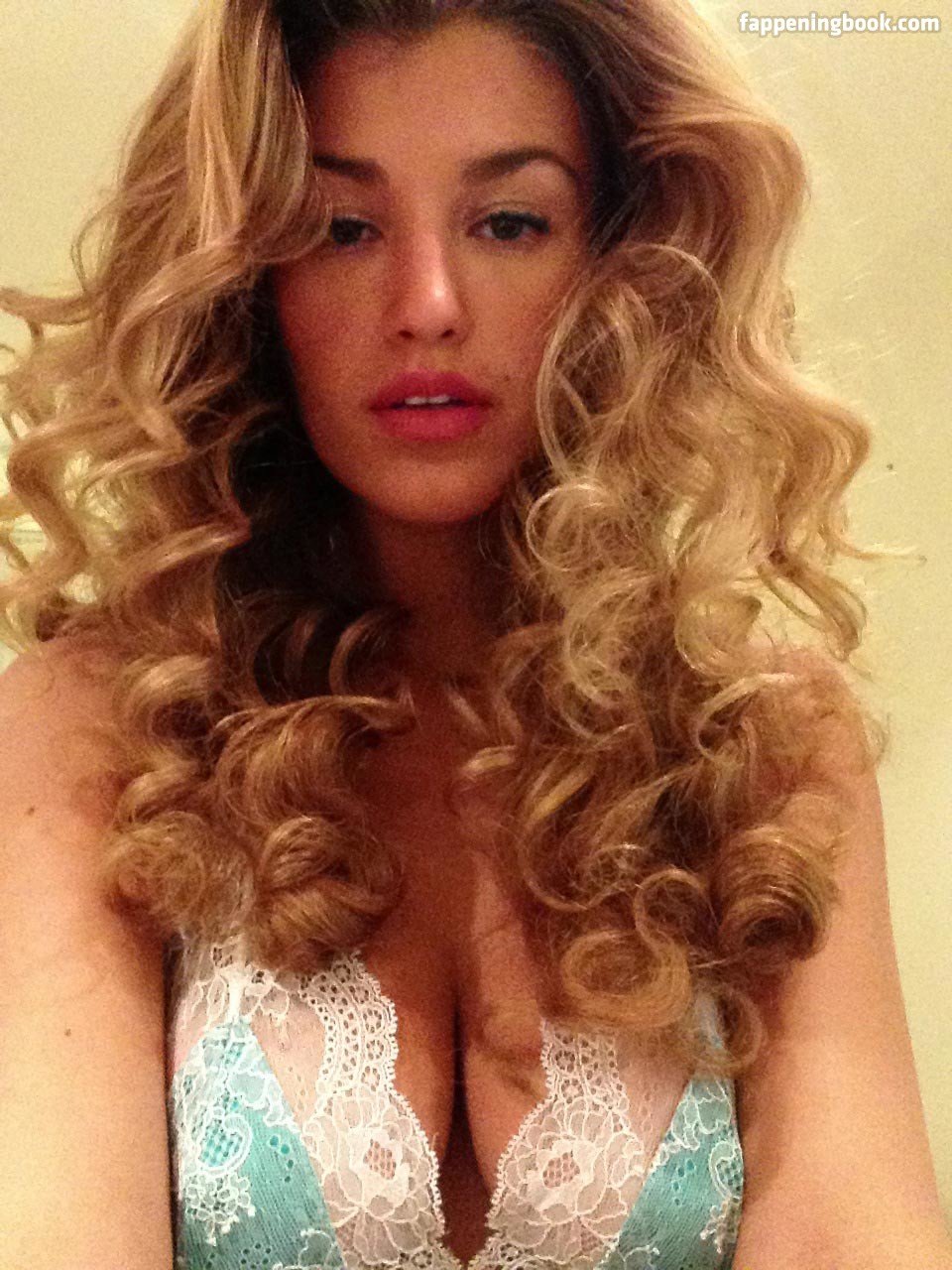 AmyWillerton Nude OnlyFans Leaks