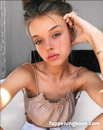 Anna Zak Nude