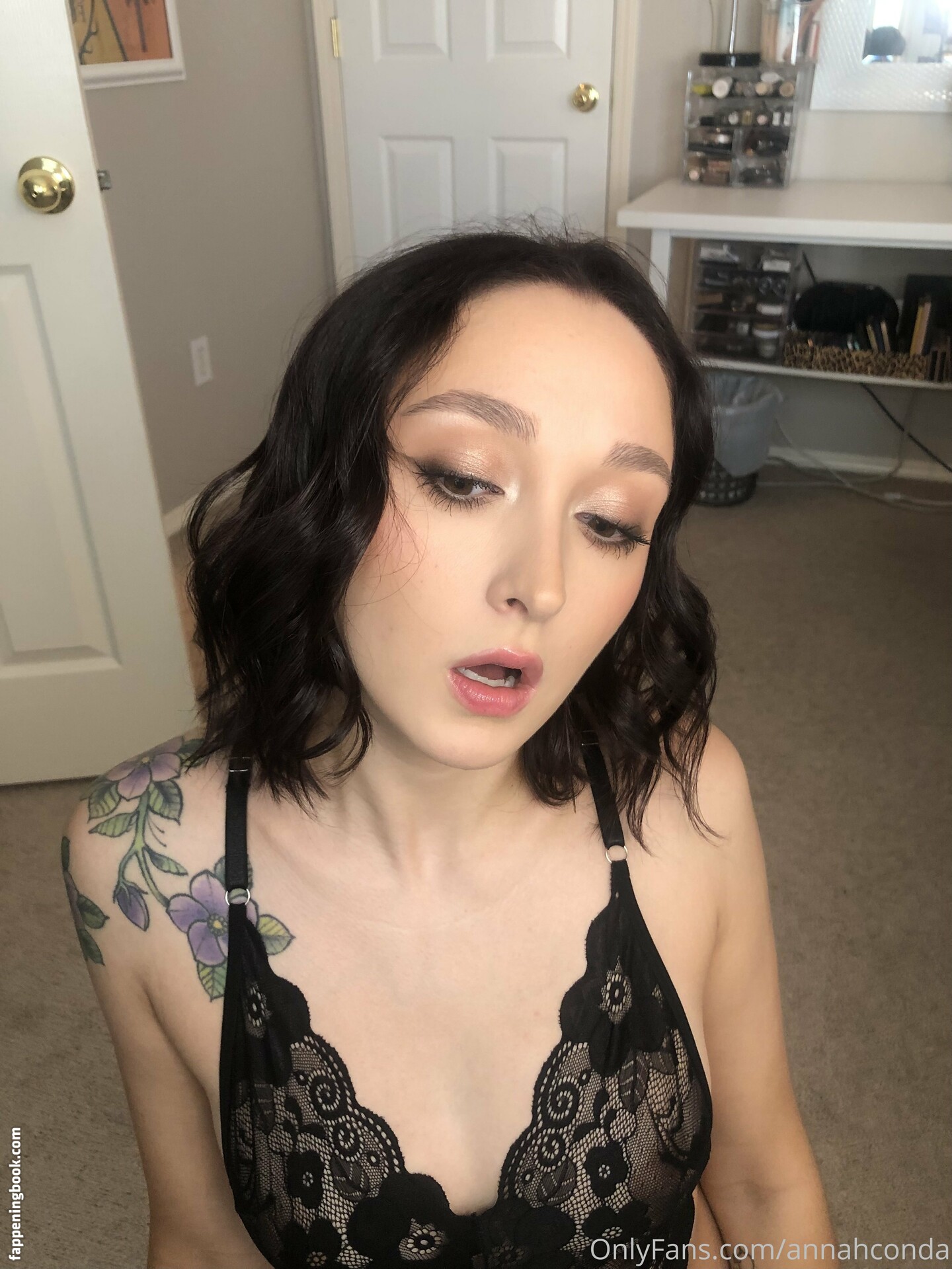 annahconda Nude OnlyFans Leaks