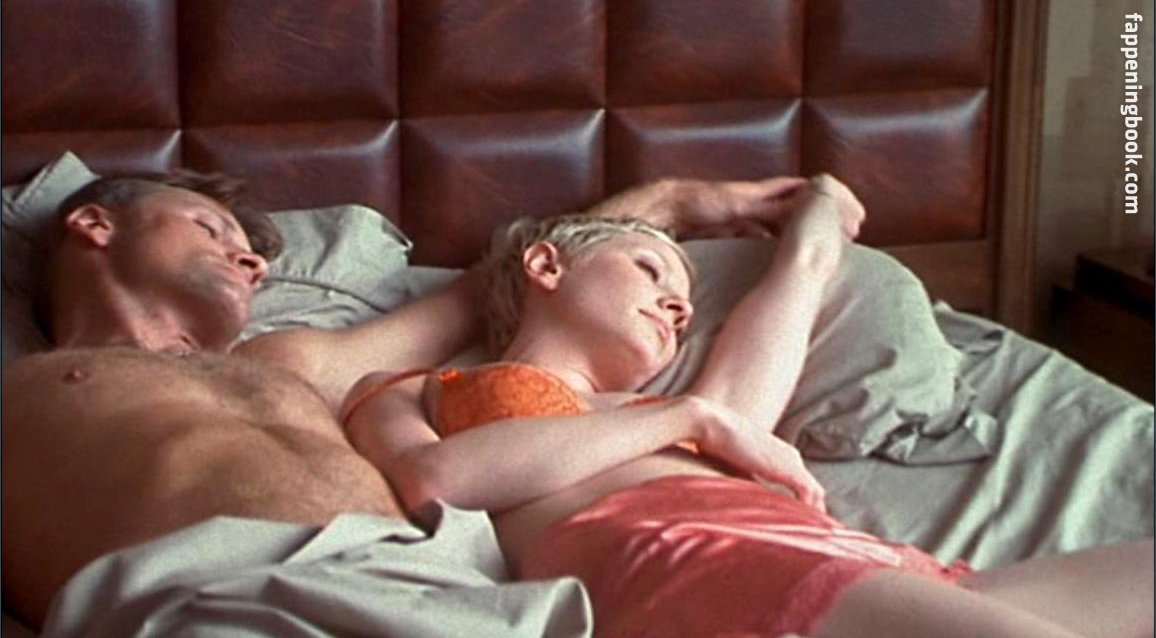 Anne Heche Nude.