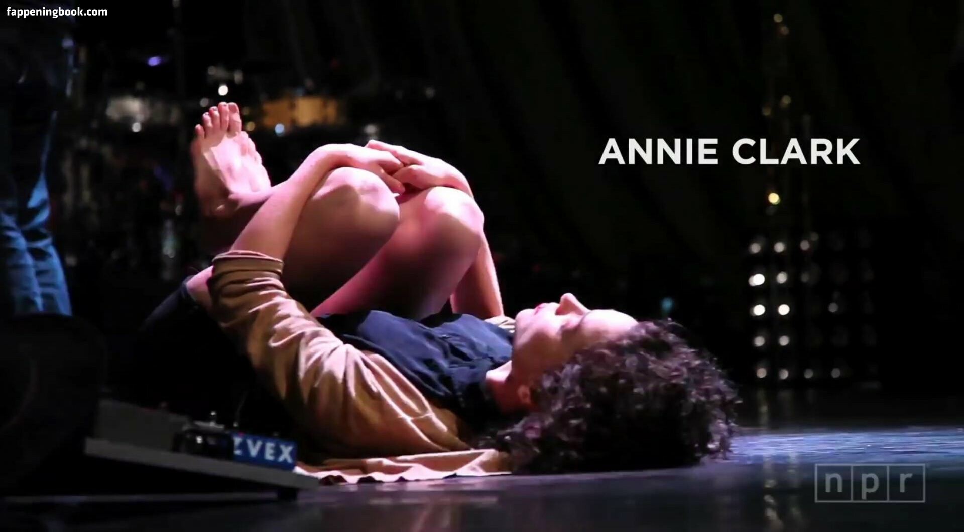 Annie clark nude