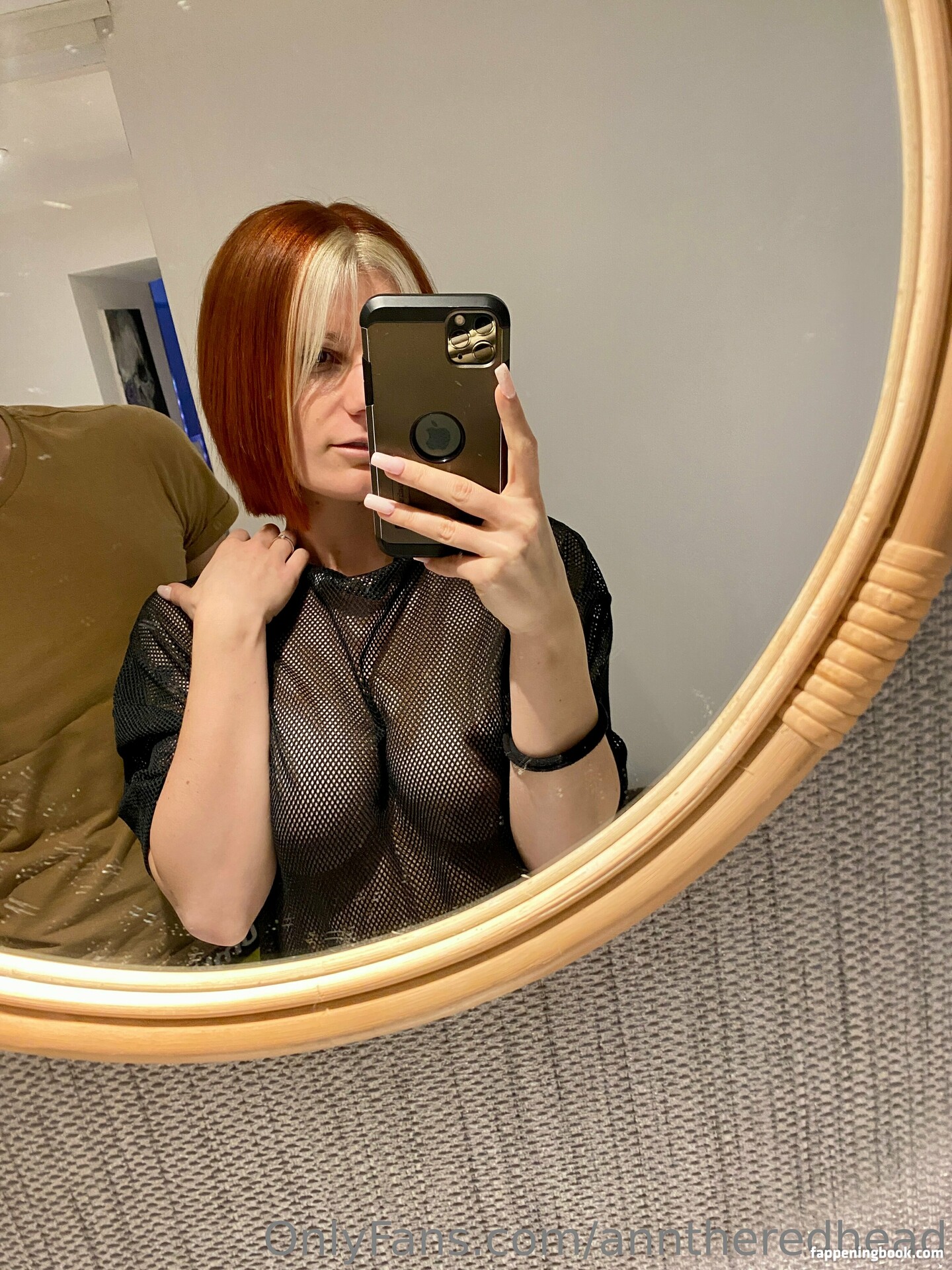 anntheredhead Nude OnlyFans Leaks