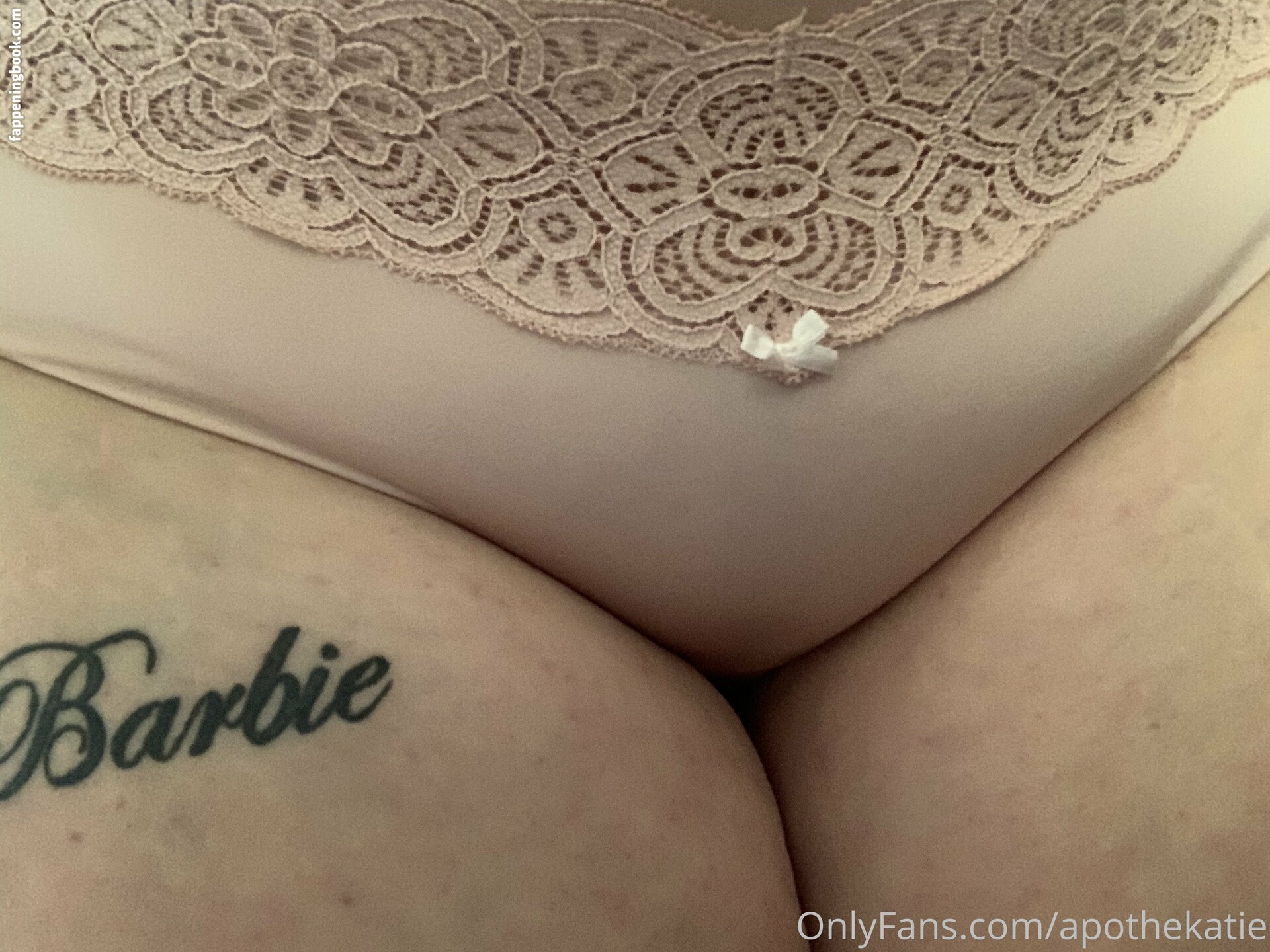 apothekatie Nude OnlyFans Leaks