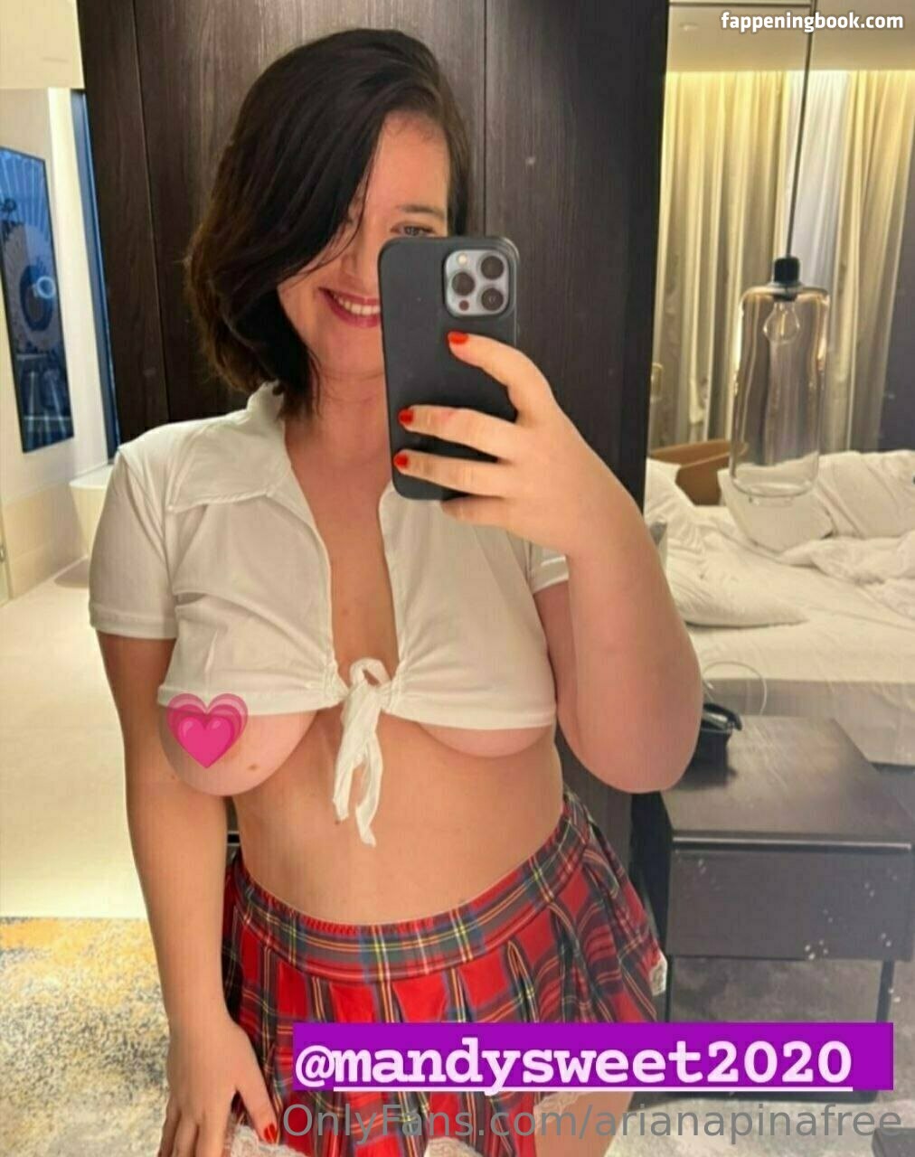 arianapinafree Nude OnlyFans Leaks
