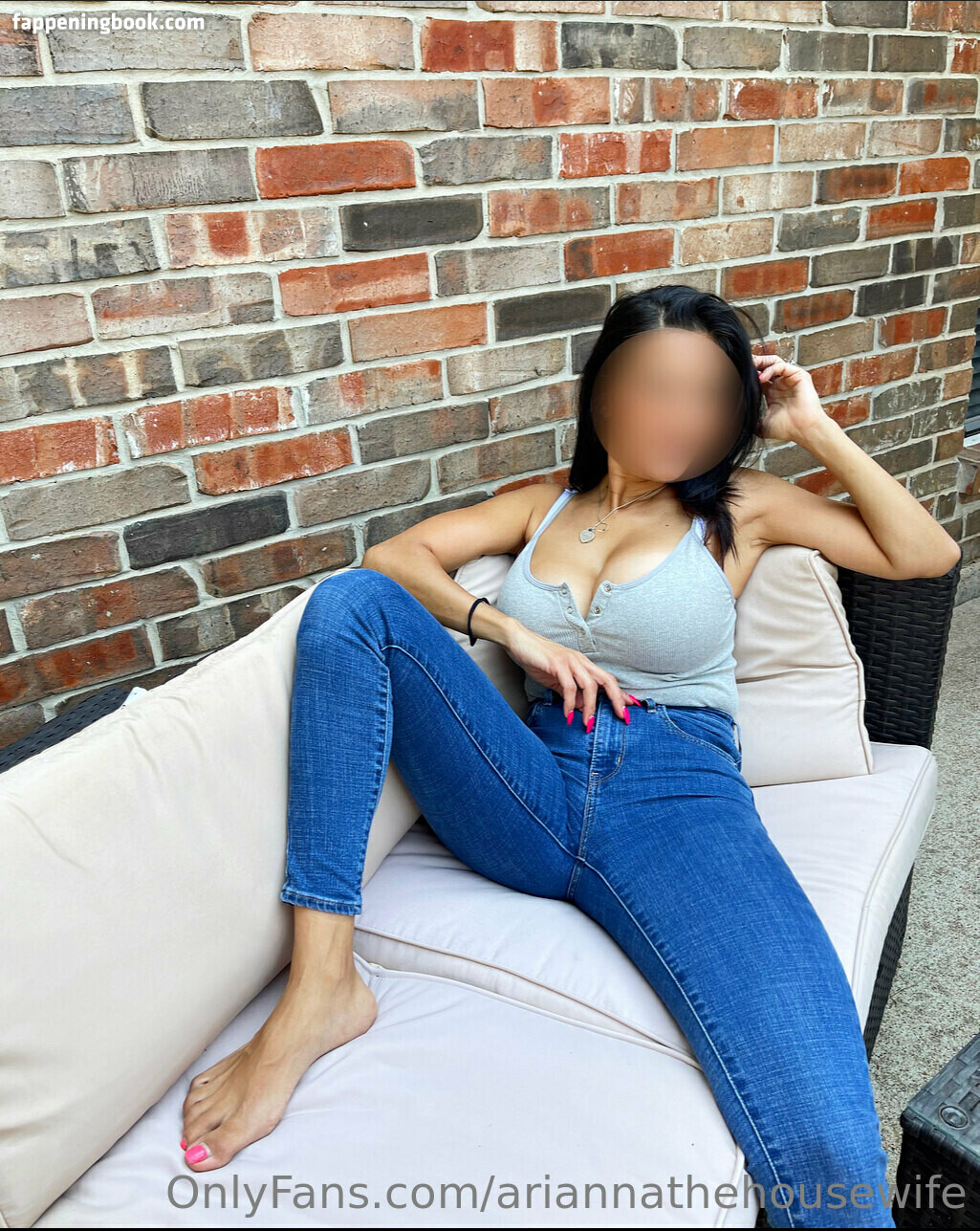 ariannathehousewife Nude OnlyFans Leaks