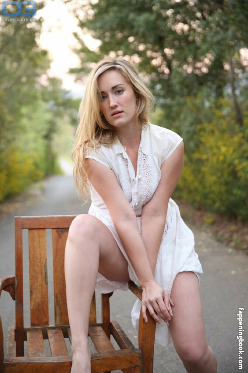 Ashley Johnson erome Latest Exclusive Leaked Photos