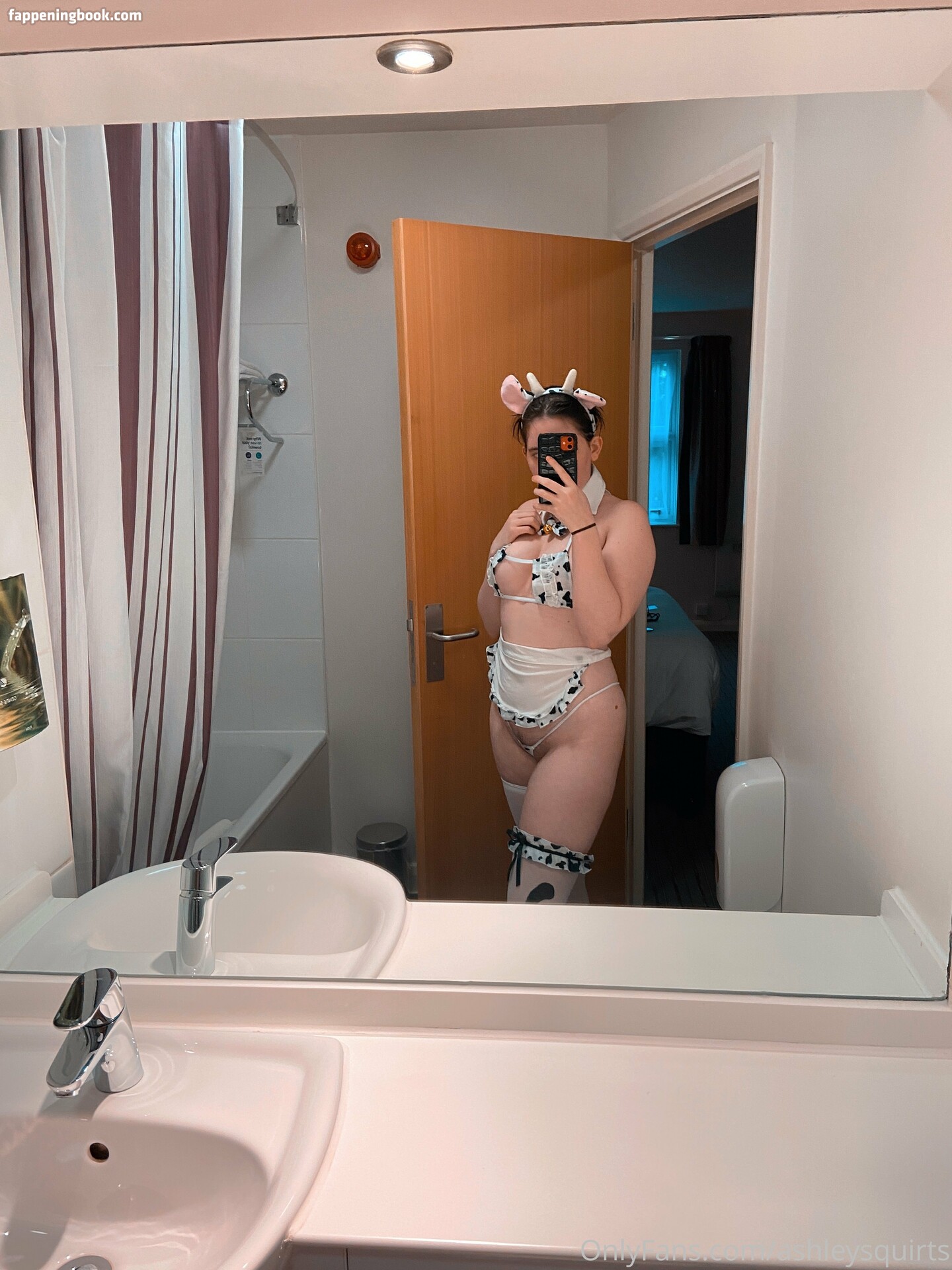 ashleysquirts Nude OnlyFans Leaks