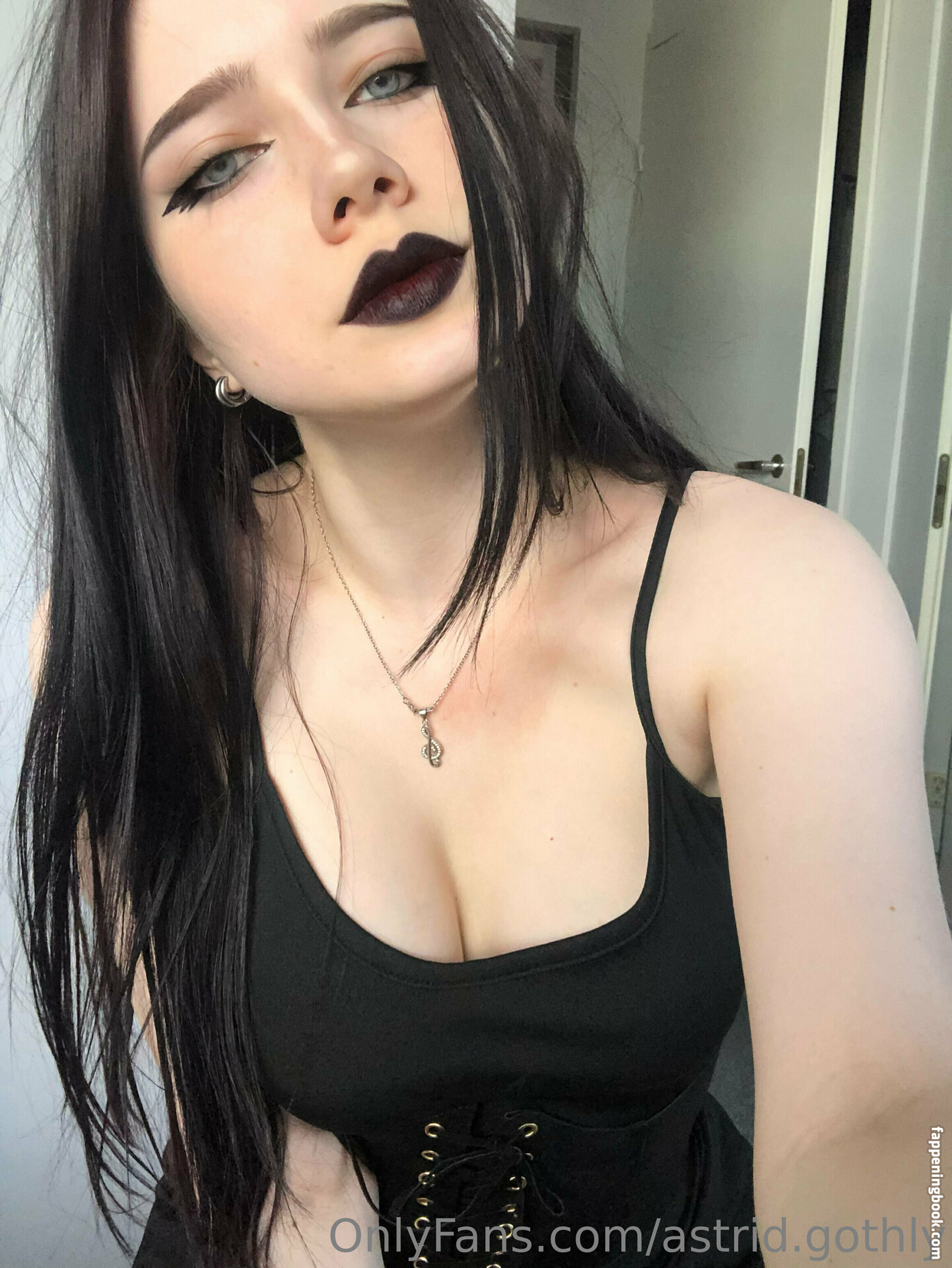 astrid.gothly Nude OnlyFans Leaks