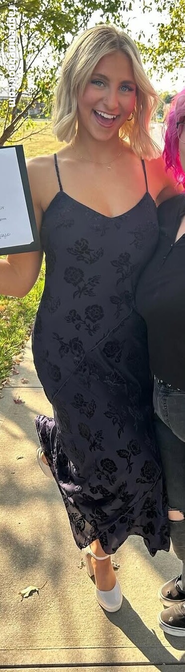 Aubree Bainum / aubree.danelle Nude, OnlyFans Leaks, Fappening - FappeningBook