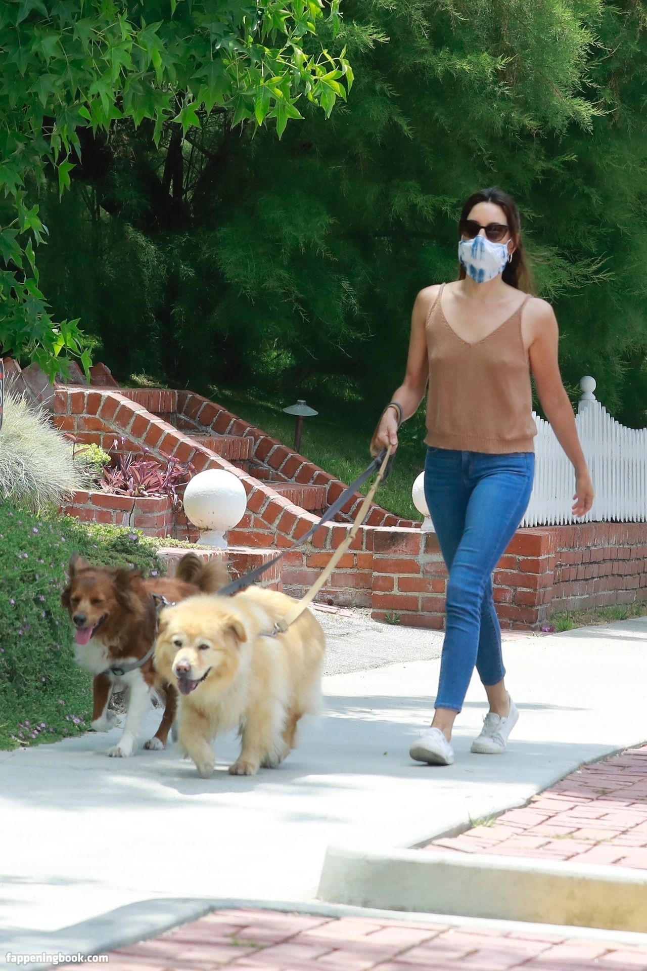 Aubrey Plaza: The Leaked Photos And Their Impact - uv7hf26