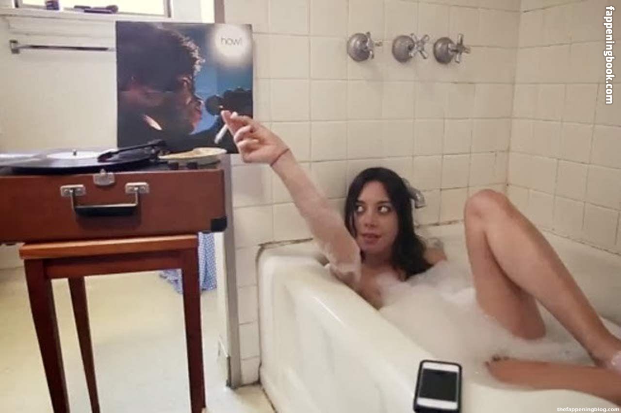 Aubrey Plaza Nude