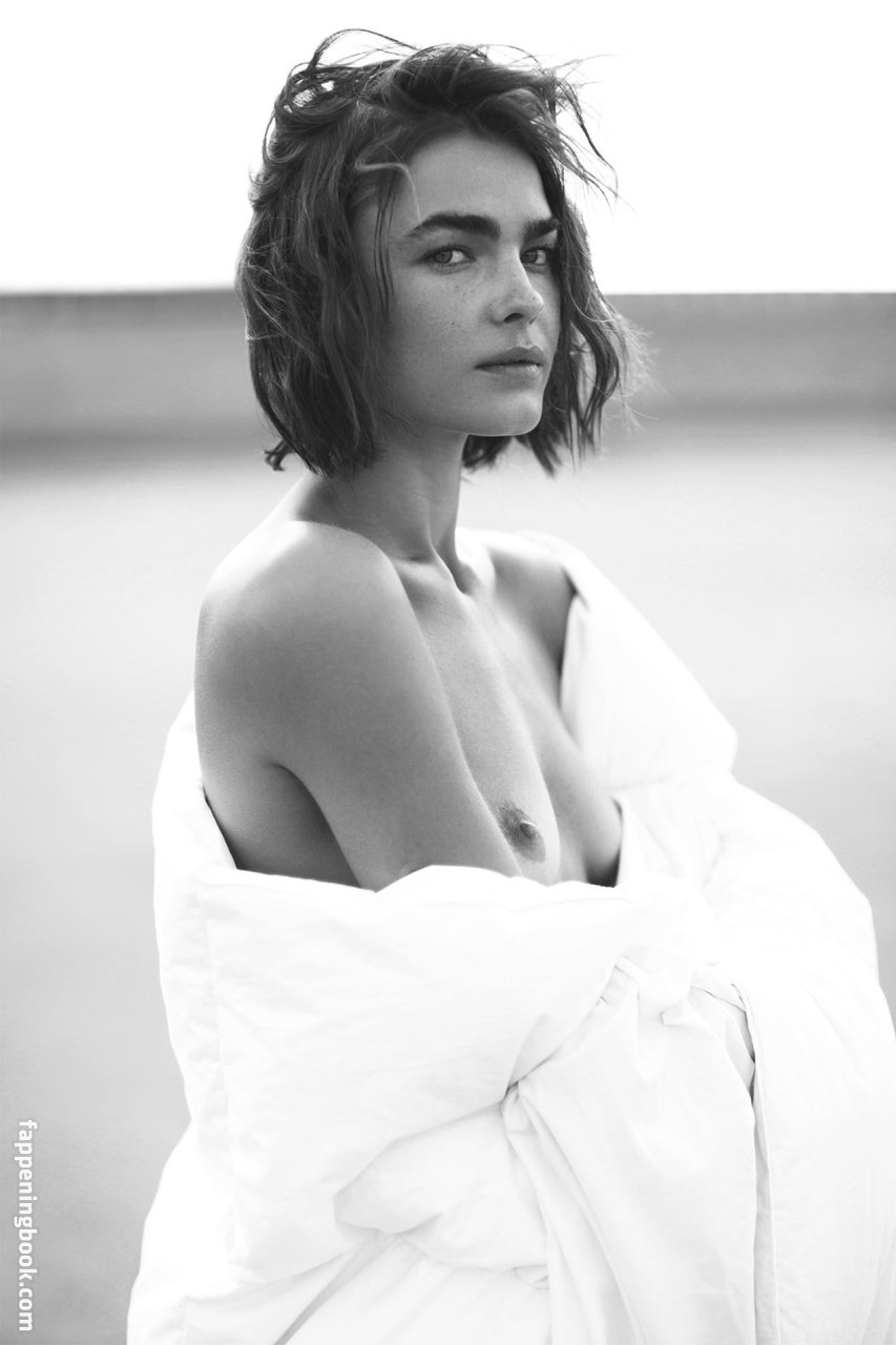 Bambi Northwood-Blyth Nude