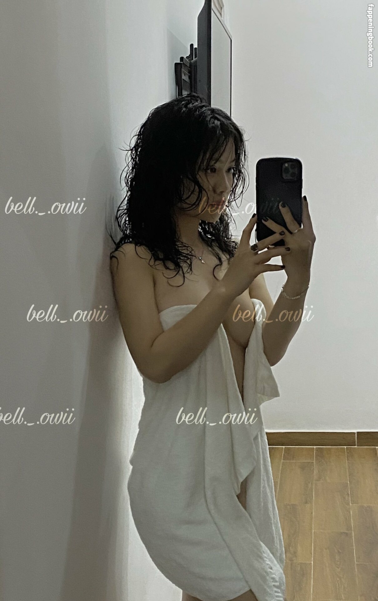 Bell._.owii Nude