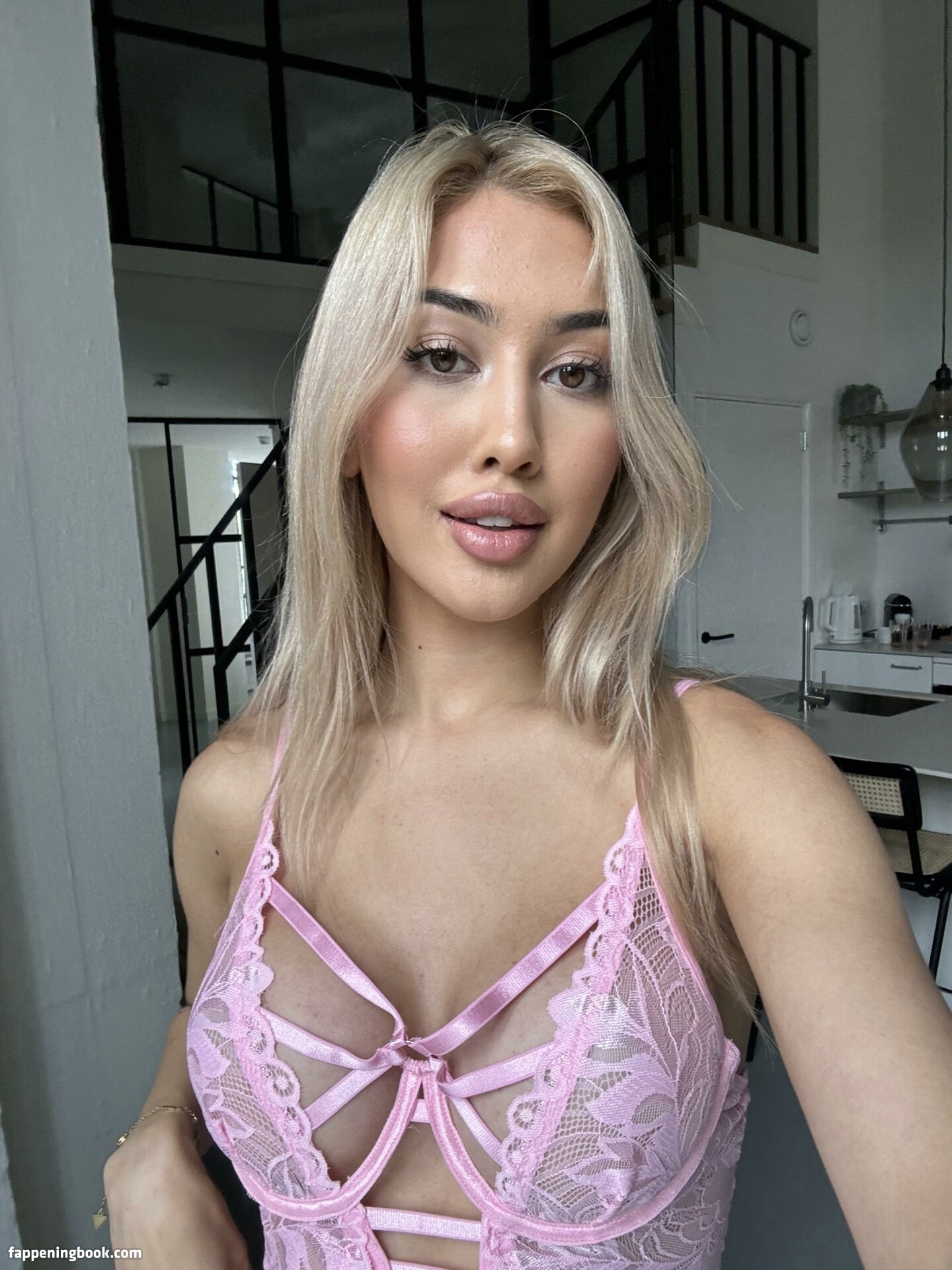 Bella Murphy Nude OnlyFans Leaks