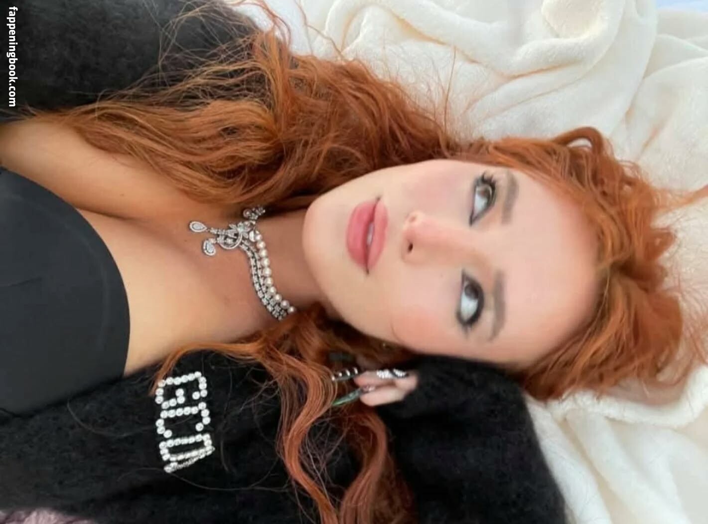 Bella Thorne Fapello Latest Exclusive Leaked Photos