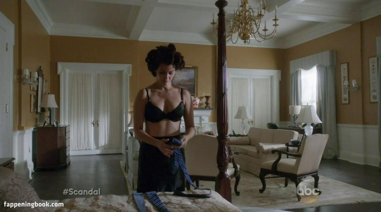 Bellamy Young Nude